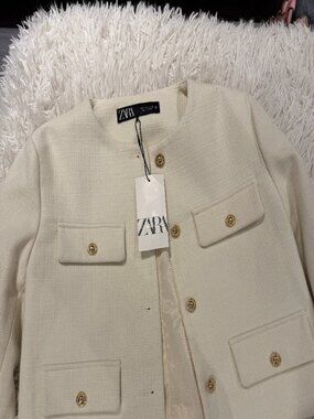 ZARA | Cream Tweed Blazer w/ Gold Buttons | Size M